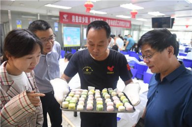 中国电信淮安分公司员工中秋月饼DIY活动